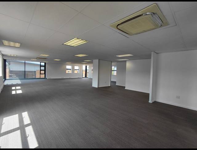 383M² OFFICE TO LET IN PAULSHOF